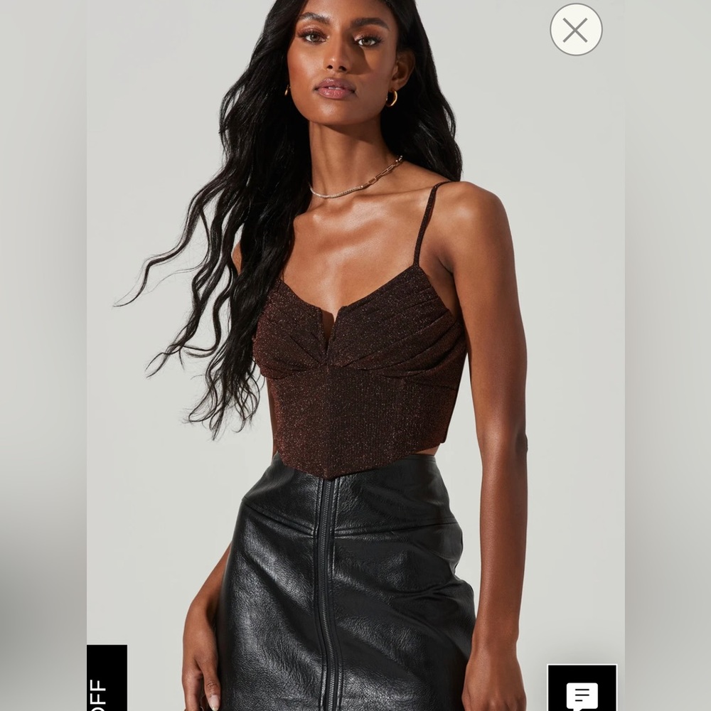 Astr the Lanel Siri metallic crop
